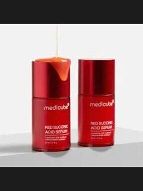 Medicube Red Silicone Acid Serum — Red